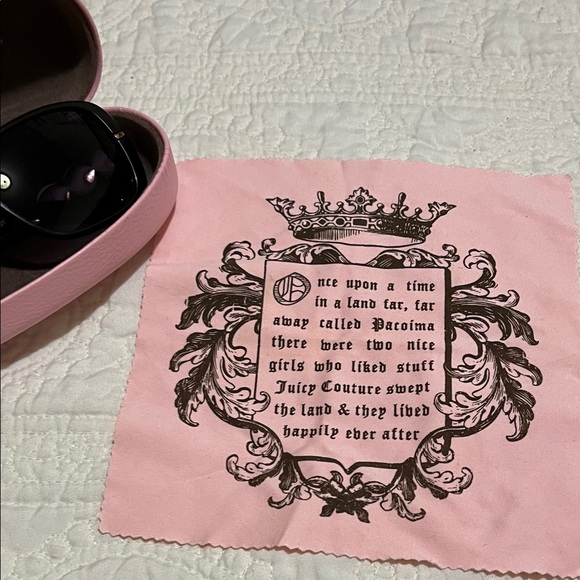 Juicy Couture Black Sunglasses with Pink Case - Picture 3 of 8